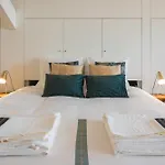 Nautical Luxury Loft شقة