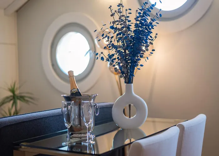 Апартаменты Nautical Luxury Loft *